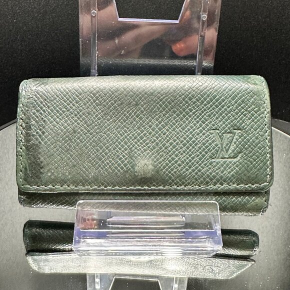 Louis Vuitton Taiga Leather Key Case - GUC - Picture 3 of 6